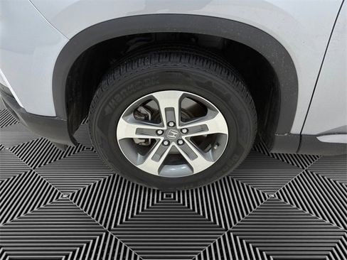 Used 2024 Honda Pilot EX-L image 9