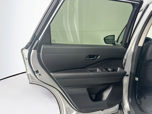 Used 2025 Nissan Pathfinder SV FWD image 25