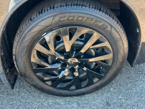 Used 2019 Toyota Corolla LE FWD image 11