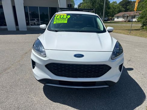 Used 2021 Ford Escape SE FWD image 8