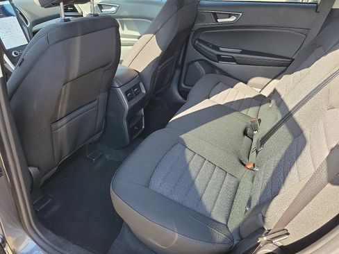 Certified 2024 Ford Edge SE w/ Black Appearance Package image 13