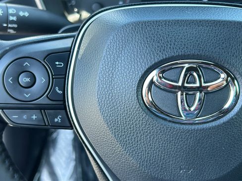 Used 2025 Toyota Corolla SE w/ SE Package FWD image 19