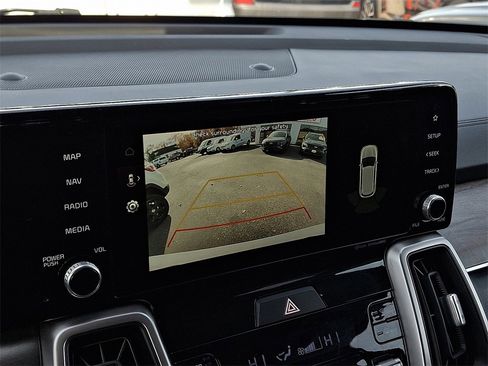 Used 2022 Kia Sorento S image 19