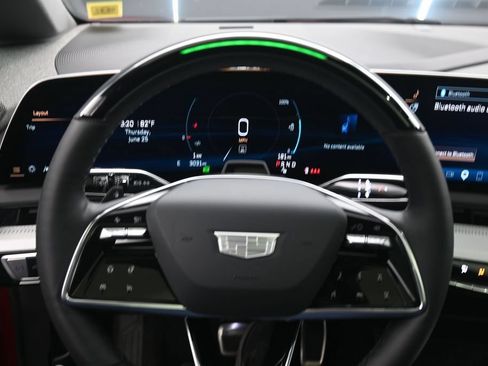 Certified 2025 Cadillac Optiq Sport 1 AWD/4WD image 9