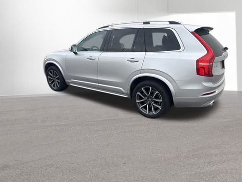 Used 2019 Volvo XC90 T5 Momentum w/ Multimedia Package image 9