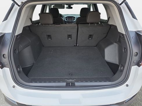 Used 2024 GMC Terrain SLE w/ Driver Convenience Package image 12