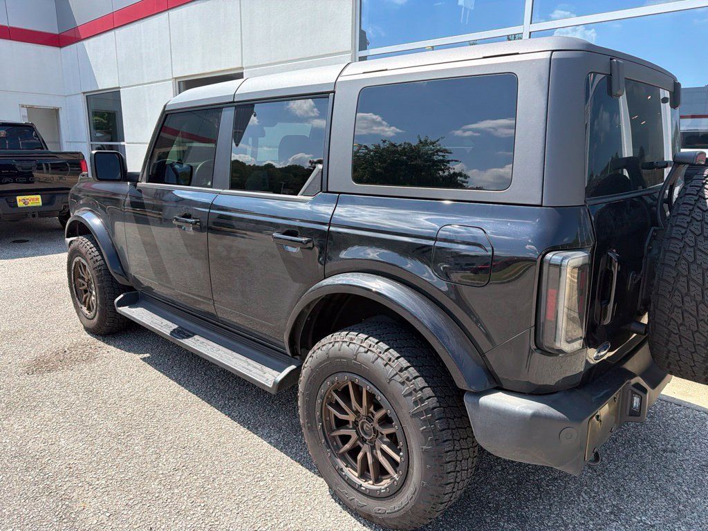 Used 2025 Ford Bronco Outer Banks AWD/4WD image 2