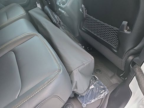 New 2026 Jeep Gladiator Sahara image 99