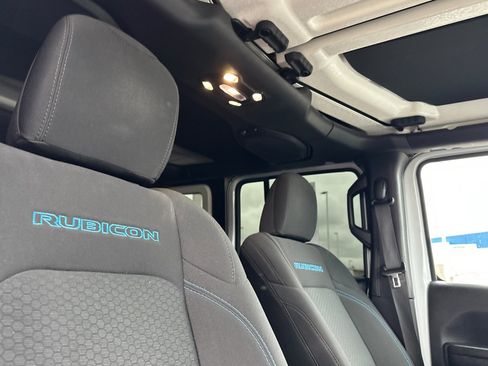 Used 2021 Jeep Wrangler Unlimited Rubicon 4xe image 17