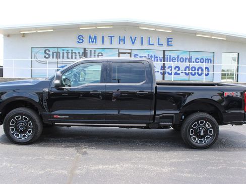 New 2025 Ford F250 Platinum image 2