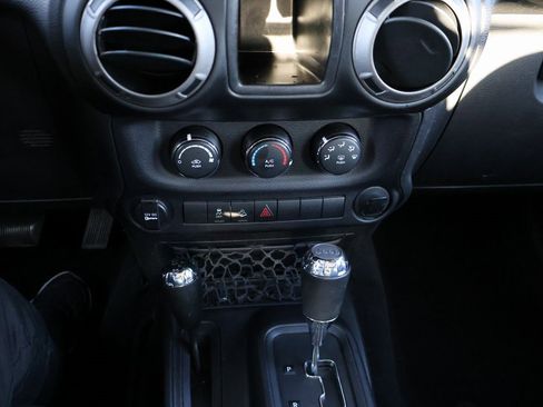 Used 2015 Jeep Wrangler Sport w/ Connectivity Group image 19