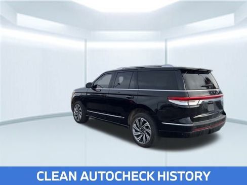 Used 2024 Lincoln Navigator Reserve image 2