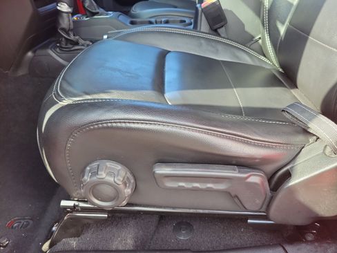 Used 2022 Jeep Wrangler Unlimited Sahara w/ Cold Weather Group image 20