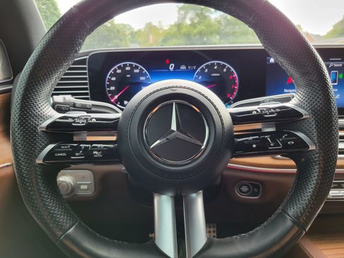 Used 2024 Mercedes-Benz GLS 450 4MATIC image 13