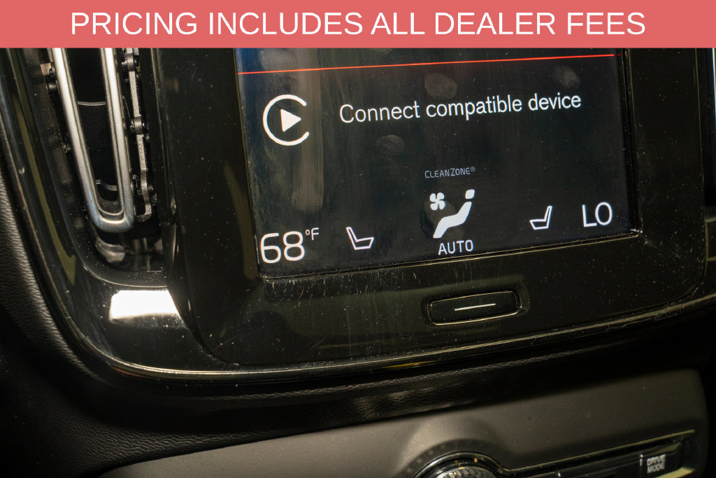 Used 2019 Volvo XC40 T4 R-Design FWD image 15