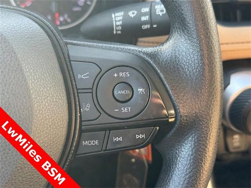 Used 2021 Toyota RAV4 LE image 21