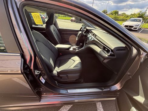 Used 2019 Toyota Camry SE w/ Audio Package FWD image 31