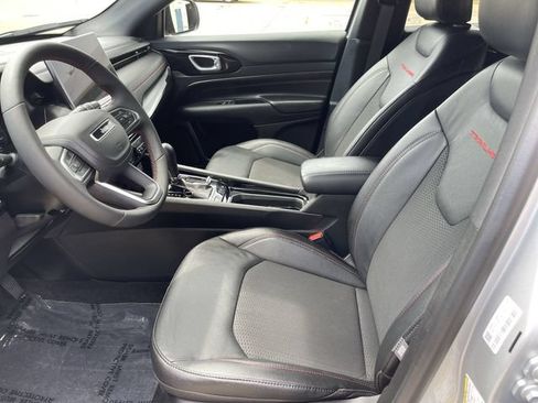 Used 2026 Jeep Compass Trailhawk AWD/4WD image 11