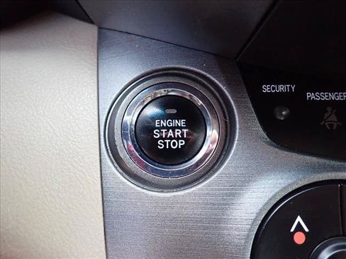 Used 2010 Toyota RAV4 Limited AWD/4WD image 22