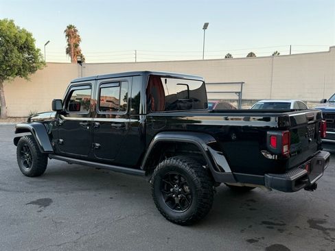 Used 2025 Jeep Gladiator Sport AWD/4WD image 6