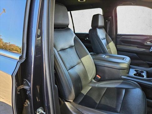 Used 2023 Chevrolet Suburban LT image 24