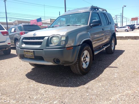 Used 2004 Nissan Xterra XE RWD image 3
