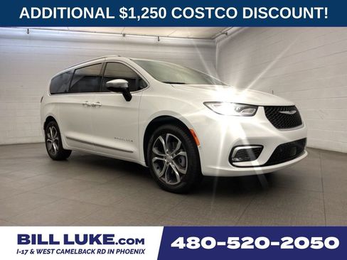 New 2026 Chrysler Pacifica Pinnacle w/ Trailer Tow Group AWD/4WD image 1