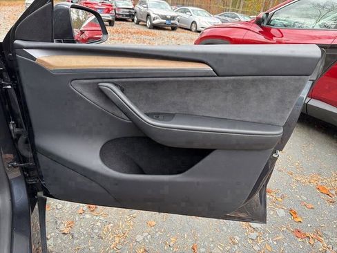 Used 2024 Tesla Model Y Long Range image 10