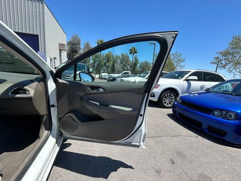 Used 2017 Chevrolet Cruze LS image 11