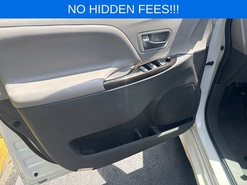 Used 2020 Toyota Sienna XLE FWD image 6