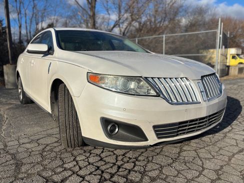 Used 2010 Lincoln MKS image 7