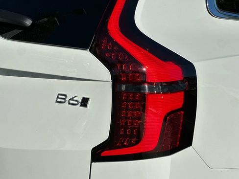 New 2026 Volvo XC90 B6 Plus w/ Protection Package Premier image 27