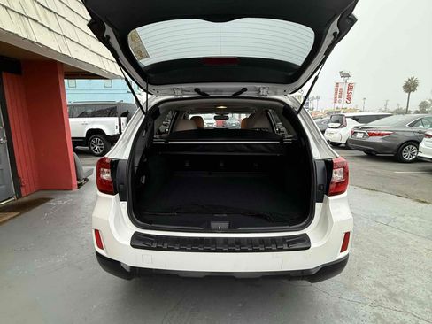 Used 2016 Subaru Outback 2.5i Limited image 11