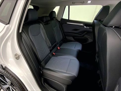 New 2026 Volkswagen Tiguan SE AWD/4WD image 10
