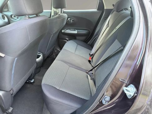 Used 2015 Nissan Juke S FWD image 10