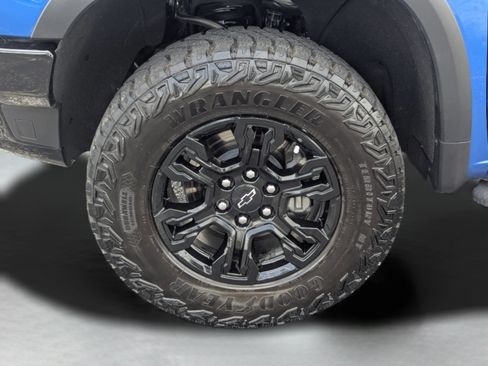 Used 2023 Chevrolet Silverado 1500 ZR2 w/ Technology Package AWD/4WD image 37