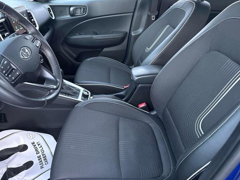 Certified 2025 Hyundai Venue Limited image 21