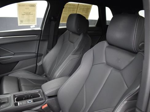 Certified 2025 Audi Q3 2.0T Premium AWD/4WD image 7