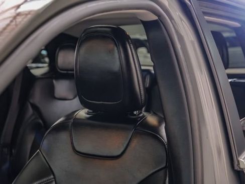 Used 2020 Jeep Cherokee Latitude Plus w/ Comfort/Convenience Group image 27