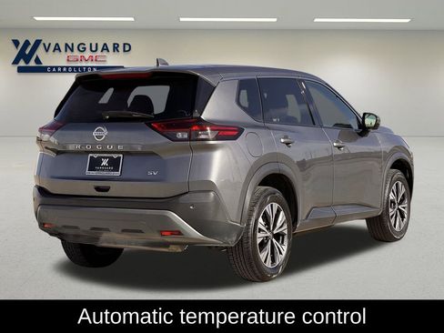 Used 2021 Nissan Rogue SV image 3