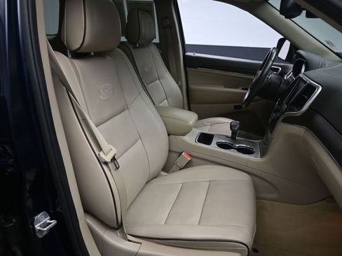Used 2014 Jeep Grand Cherokee Overland RWD image 30