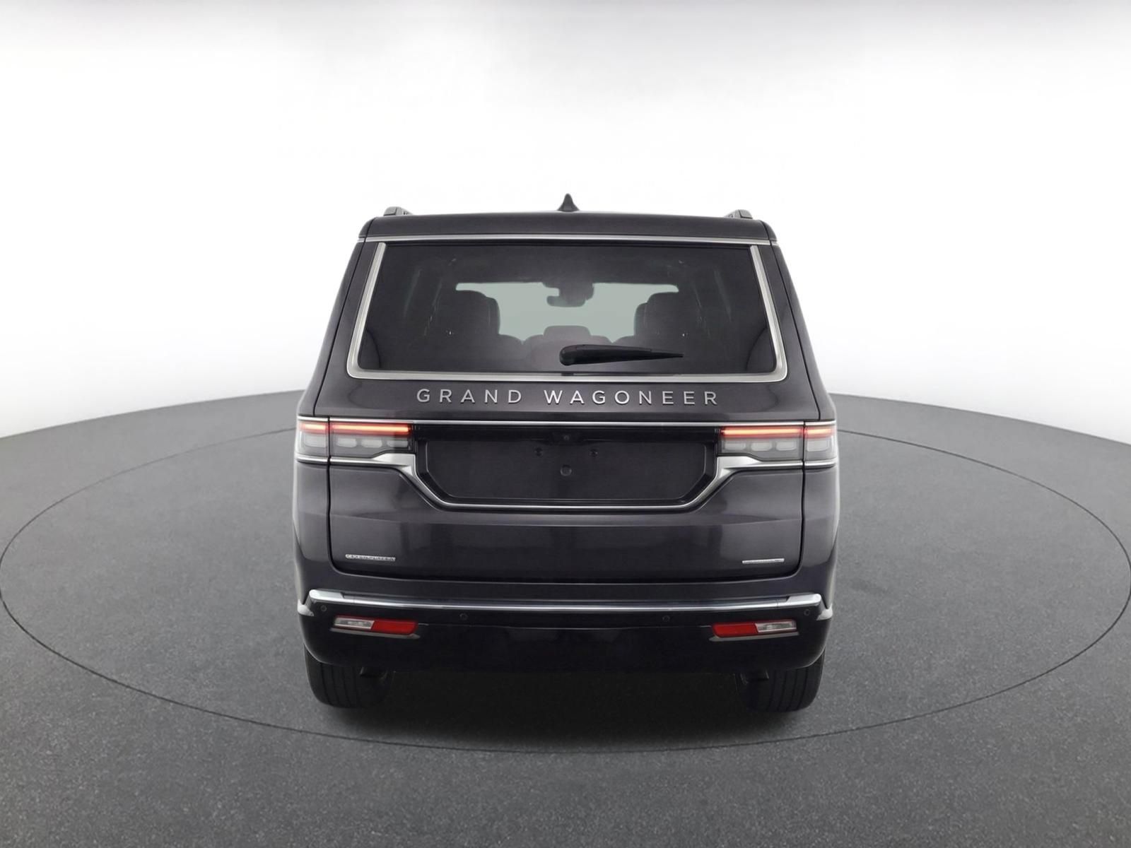 Used 2023 Jeep Grand Wagoneer Series II AWD/4WD image 7
