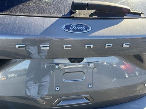Used 2021 Ford Escape SE image 29