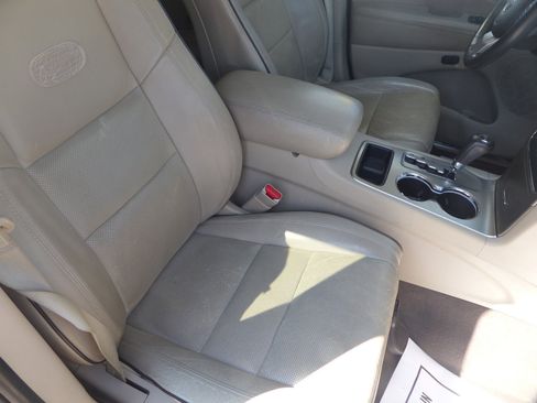 Used 2011 Jeep Grand Cherokee Overland w/ Trailer Tow Group image 18