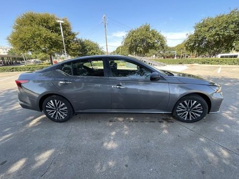 Used 2025 Nissan Altima 2.5 SV image 4