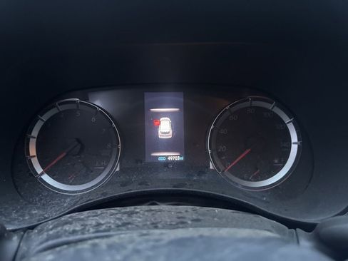 Used 2021 Toyota Highlander LE image 10