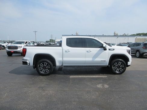 Used 2022 GMC Sierra 1500 AT4 w/ AT4 Preferred Package AWD/4WD image 4