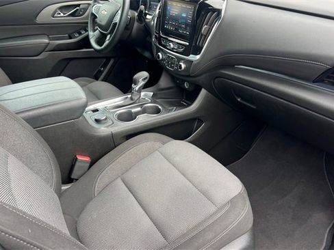 Used 2023 Chevrolet Traverse LT image 20
