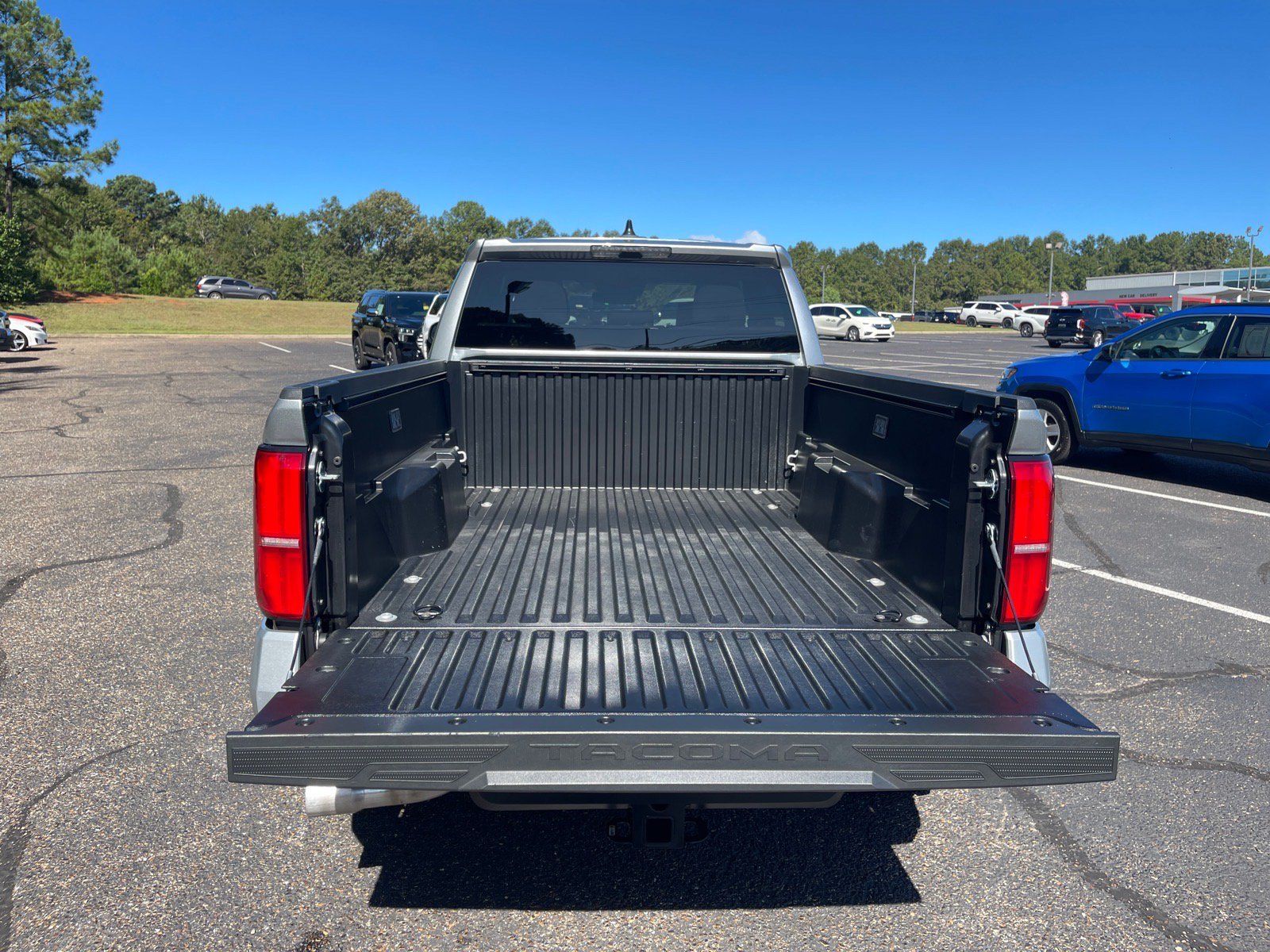 Used 2025 Toyota Tacoma TRD Sport AWD/4WD image 16