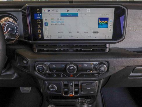 Used 2025 Jeep Wrangler Sport image 13